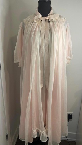 Vintage linda ruffle peignoir - linda,
